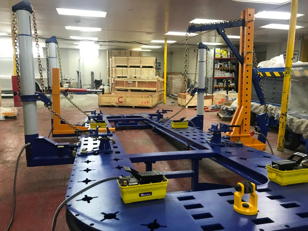 20 FEET 4 TOWERS AUTO BODY SHOP FRAME MACHINE RACK WITH FREE CLAMPS